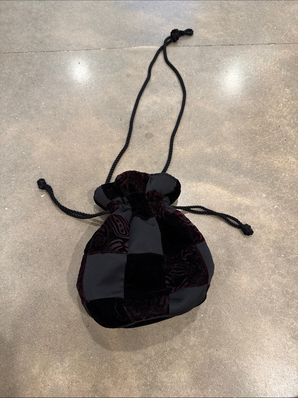 Patchwork Velvet Drawstring Mini Bag - Black - Picture 5 of 7